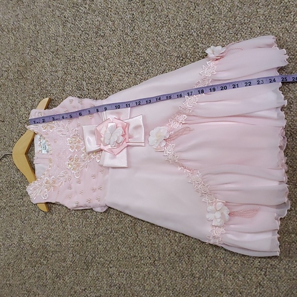 Girl Size 2 Beautiful Dress - Picture 9 of 9